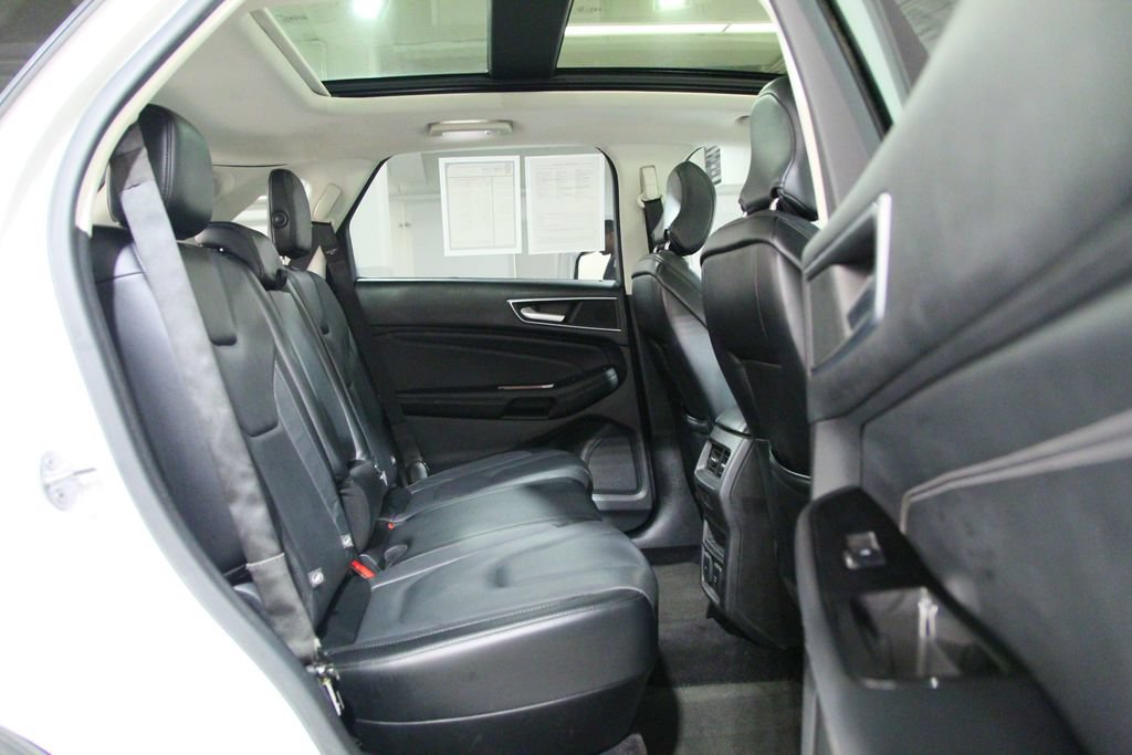 Used 2015 Ford Edge Titanium w/ Equipment Group 302A AWD/4WD image 24
