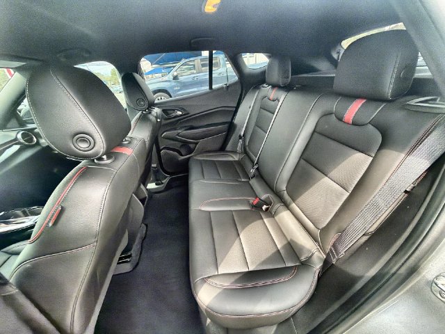 Used 2025 Chevrolet Trax RS w/ Driver Confidence Package FWD image 23