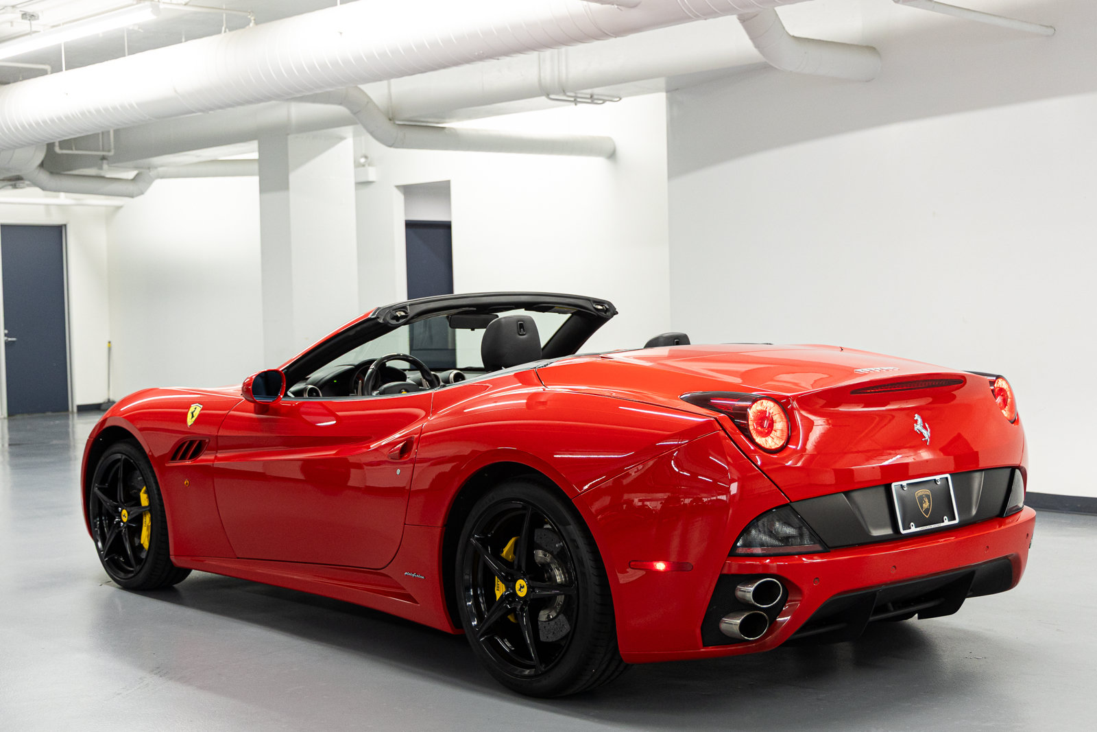 Used 2011 Ferrari California RWD image 5