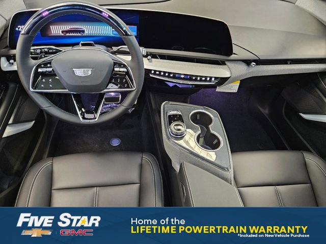 New 2025 Cadillac Optiq Luxury 1 image 8