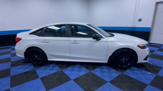 Used 2023 Honda Civic Sport image 9