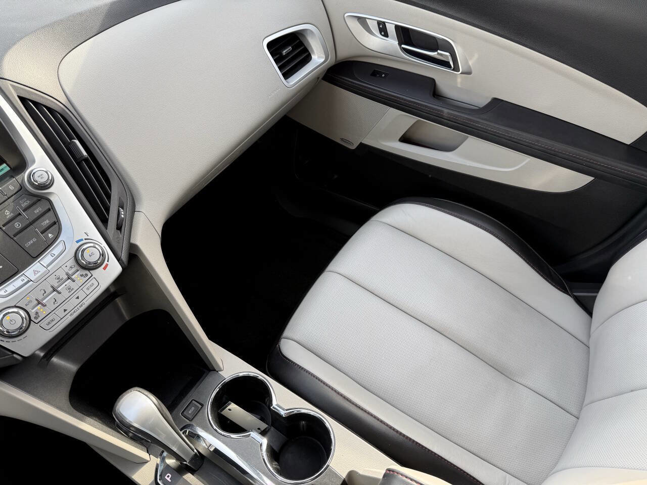 Used 2015 Chevrolet Equinox LTZ image 25