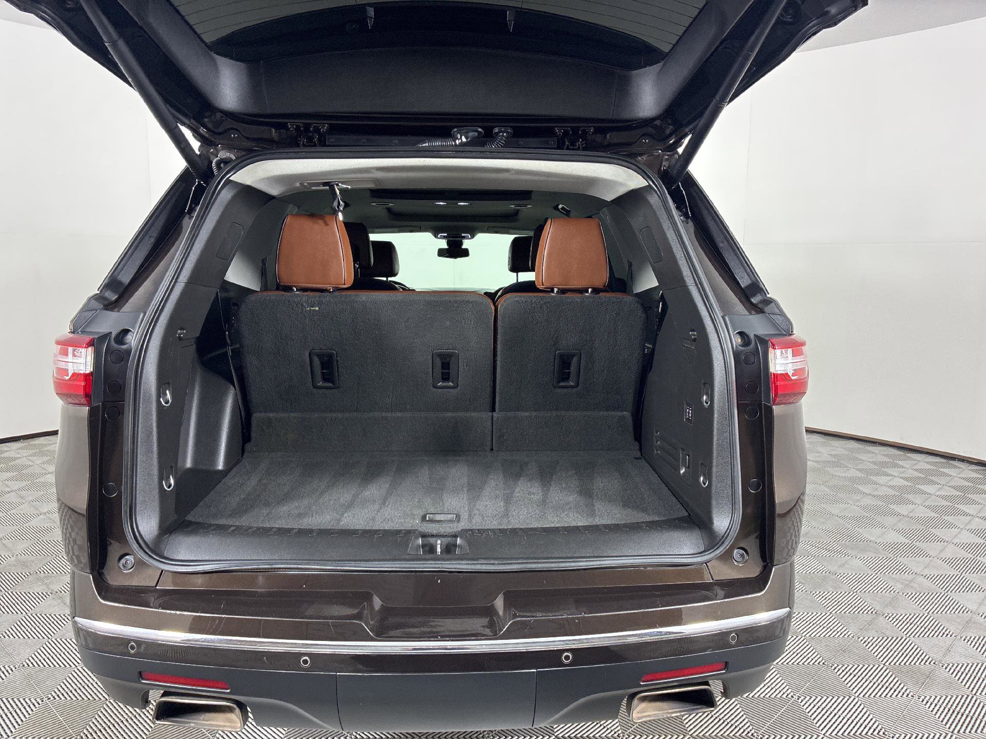 Used 2018 Chevrolet Traverse High Country w/ LPO, Cargo Package image 21