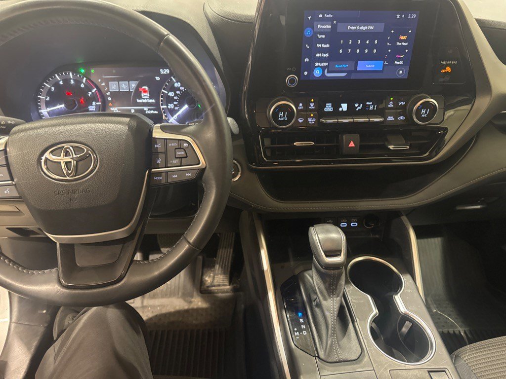 Used 2023 Toyota Highlander LE image 40