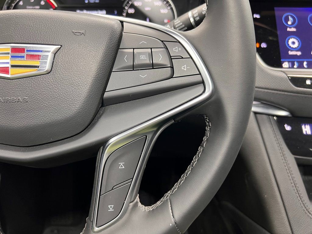 Used 2025 Cadillac XT5 Luxury image 16