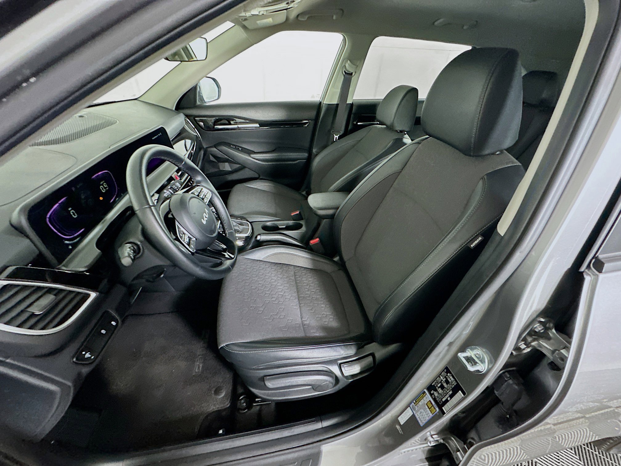 Used 2025 Kia Seltos S image 13