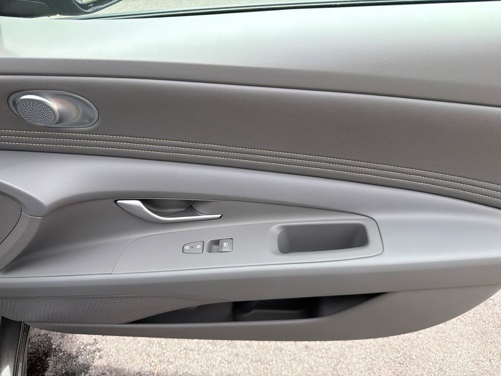 New 2026 Hyundai Elantra Sport FWD image 15