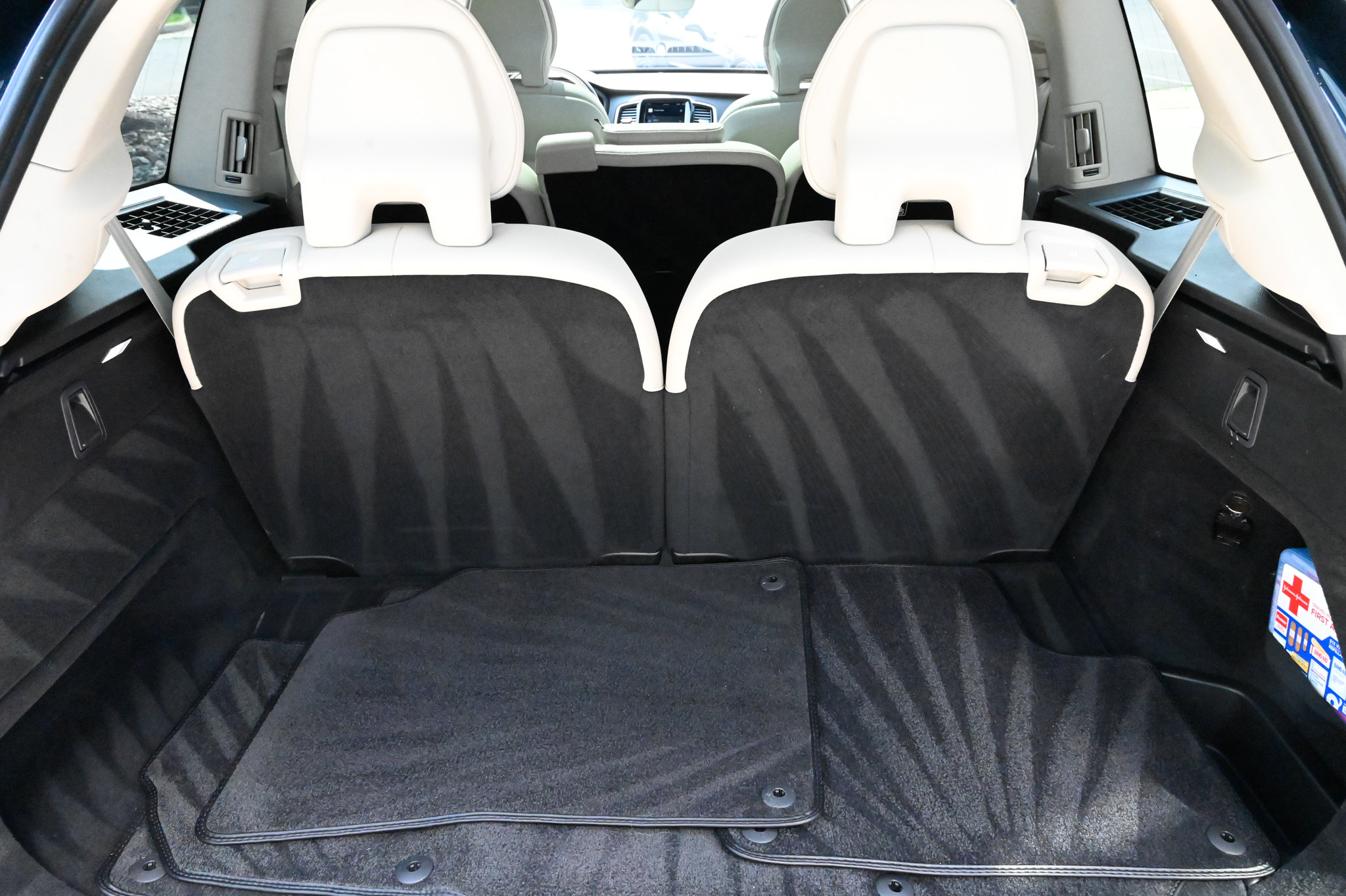 Used 2023 Volvo XC90 B6 Plus AWD/4WD image 46