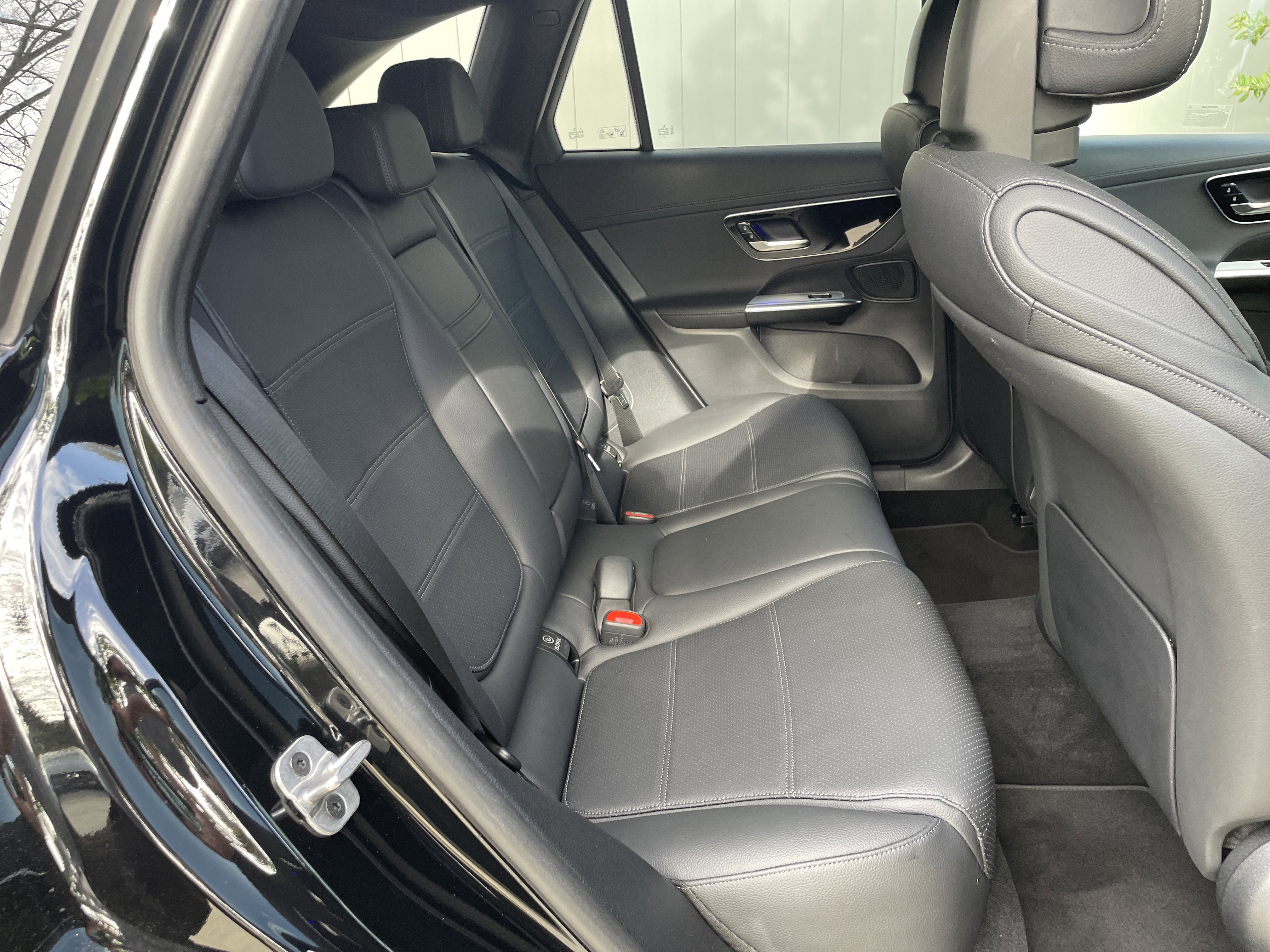 Certified 2025 Mercedes-Benz GLC 300 4MATIC w/ Driver Assistance Package image 46