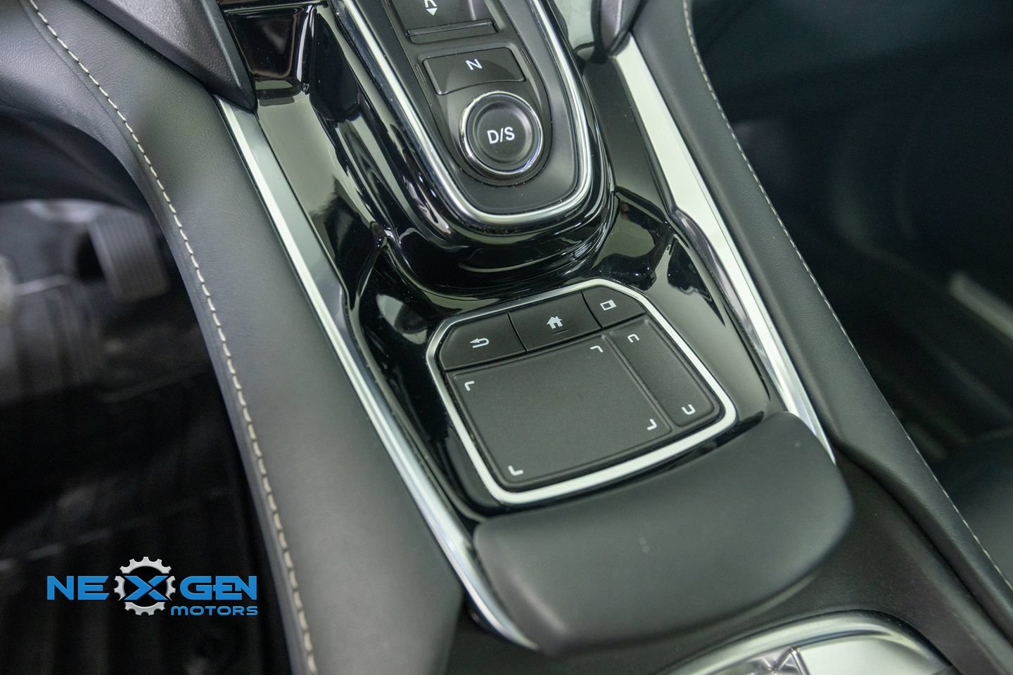 Used 2020 Acura RDX w/ Technology Package AWD/4WD image 25
