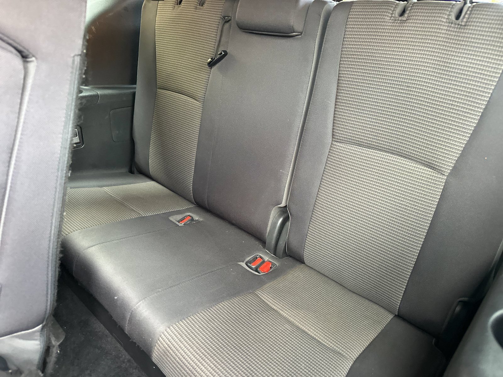 Used 2021 Toyota Highlander LE AWD/4WD image 19