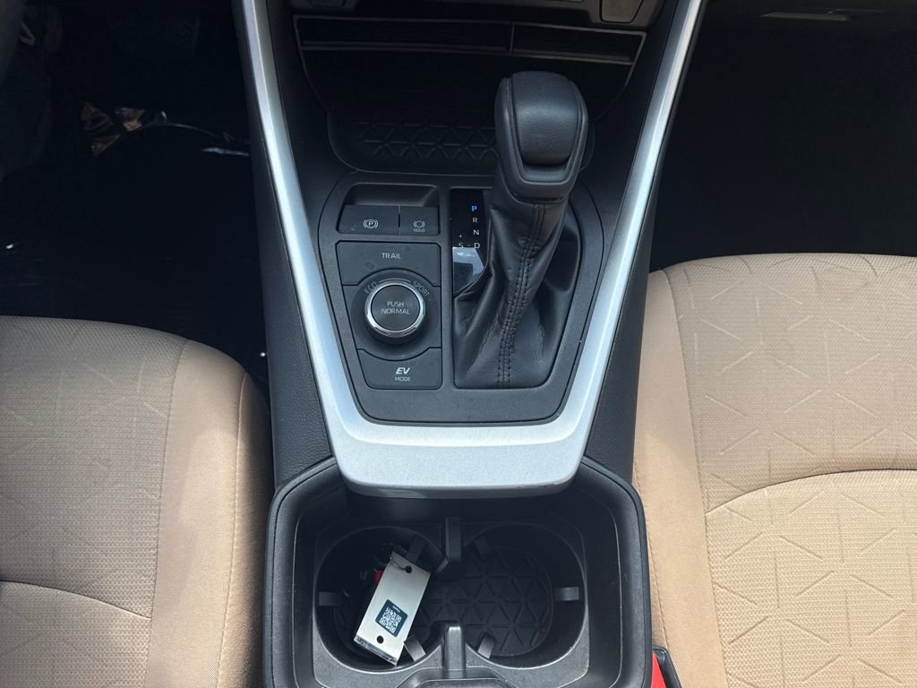 Used 2022 Toyota RAV4 XLE w/ Convenience Package image 22