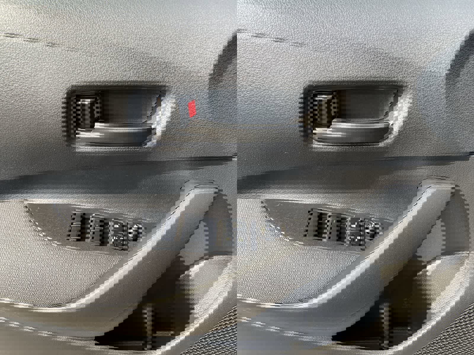 Used 2025 Toyota Corolla LE image 15