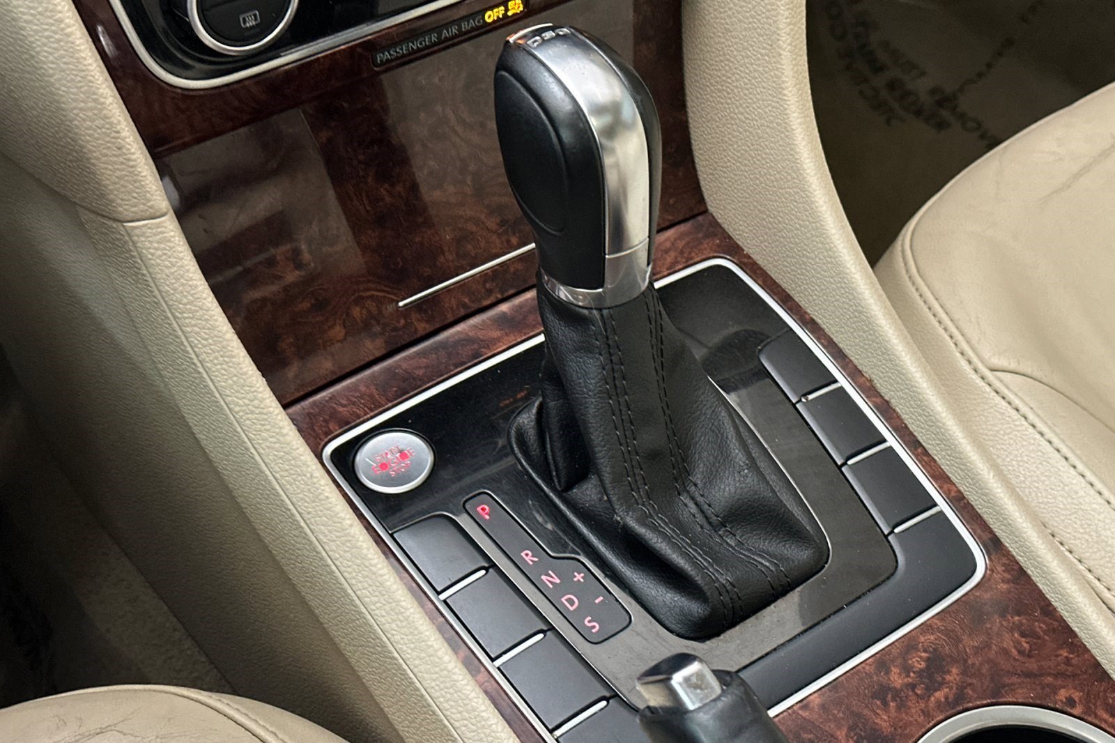 Used 2013 Volkswagen Passat TDI SEL Premium image 19