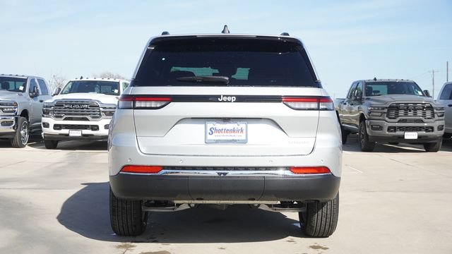 New 2026 Jeep Grand Cherokee Laredo X RWD image 8