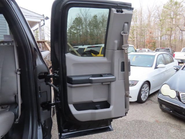 Used 2016 Ford F150 XLT w/ Equipment Group 302A Luxury AWD/4WD image 12