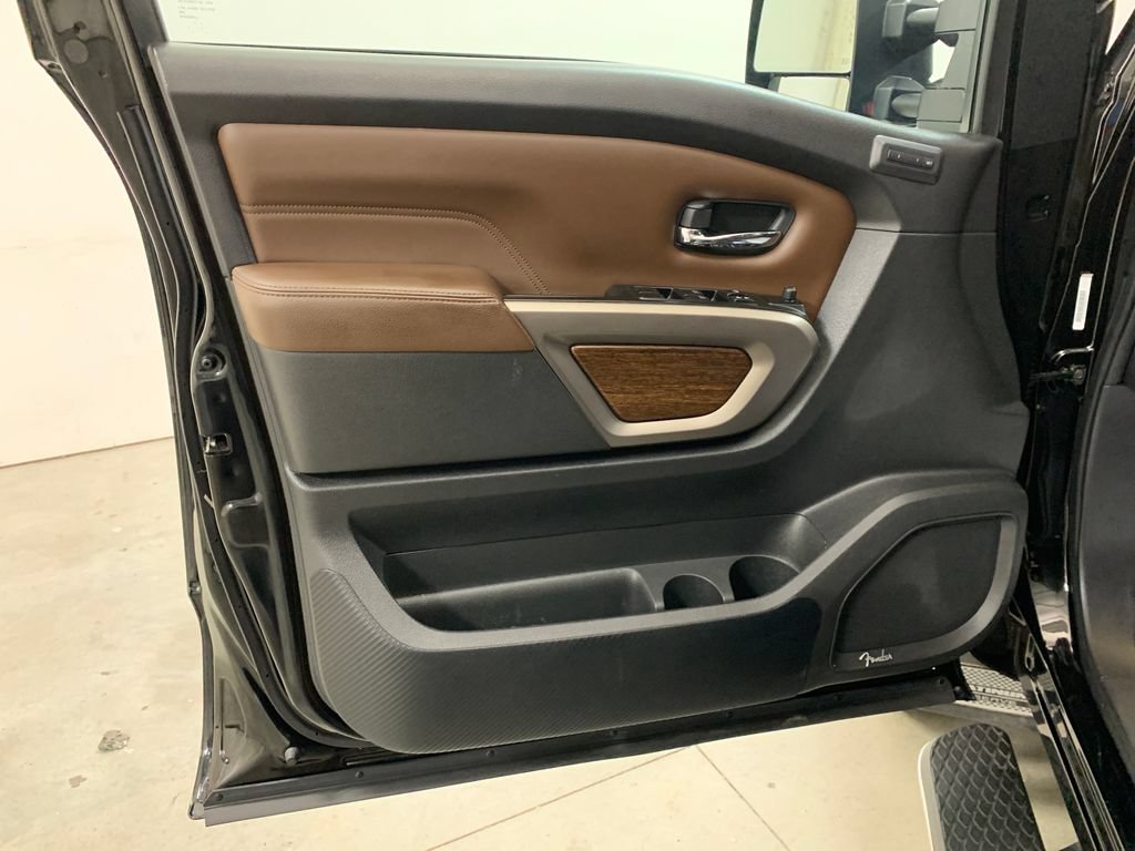 Used 2023 Nissan Titan Platinum Reserve w/ Moonroof Package AWD/4WD image 18