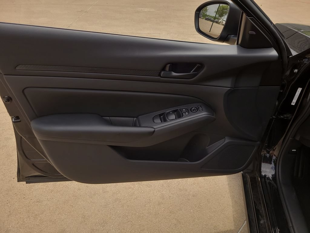 Certified 2025 Nissan Altima 2.5 S FWD image 15