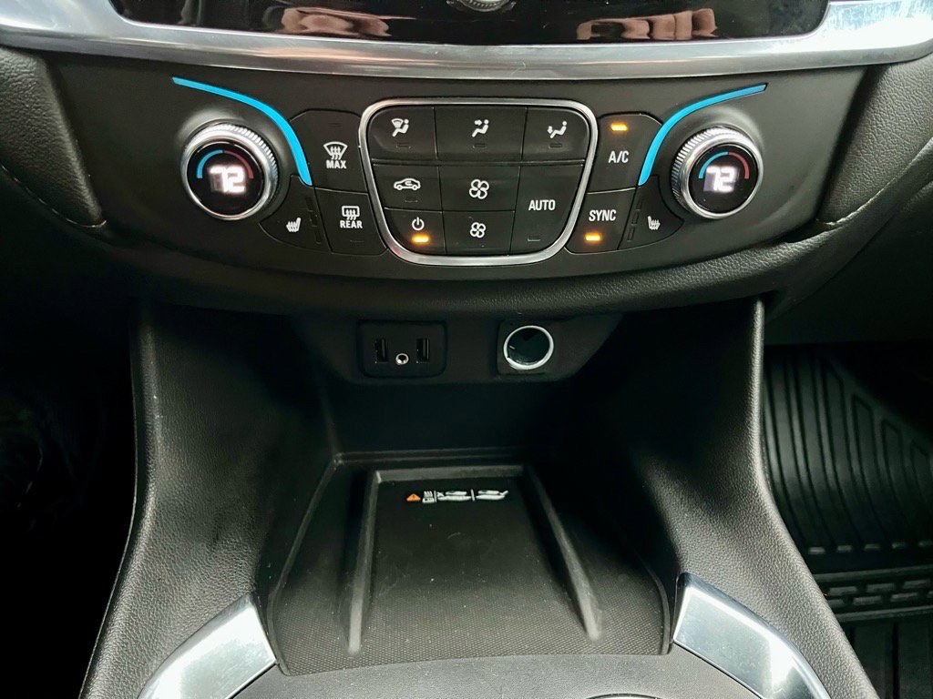 Used 2023 Chevrolet Traverse LT image 26