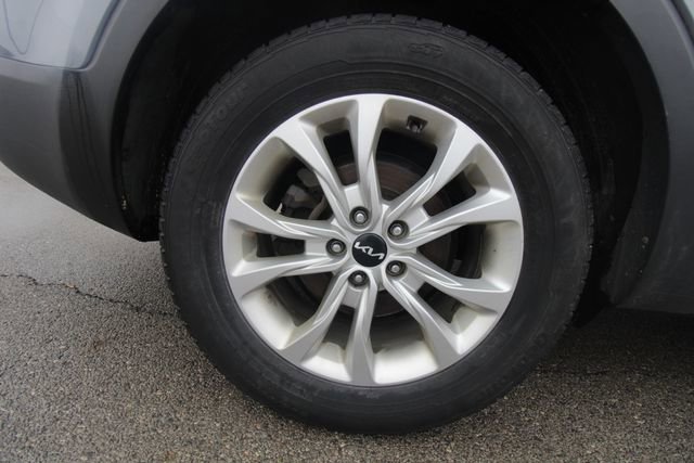 Used 2022 Kia Telluride LX image 13