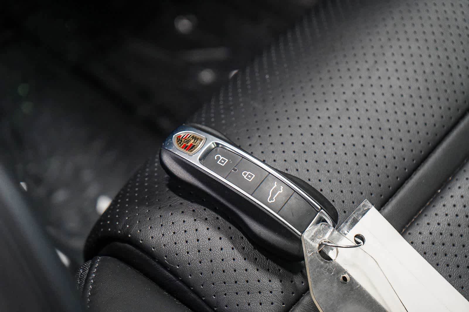 Used 2022 Porsche Cayenne AWD/4WD image 29