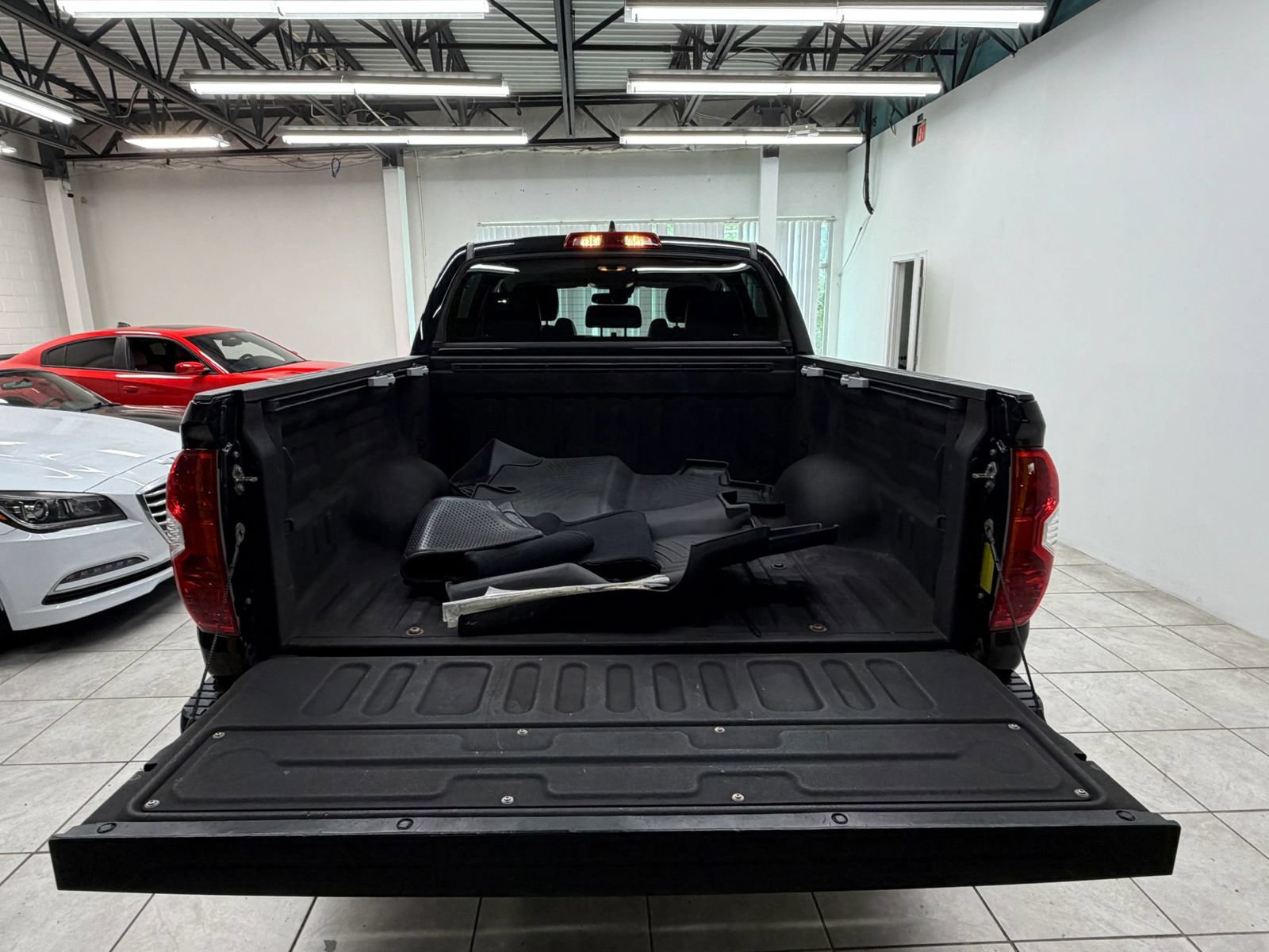 Used 2020 Toyota Tundra Platinum AWD/4WD image 17