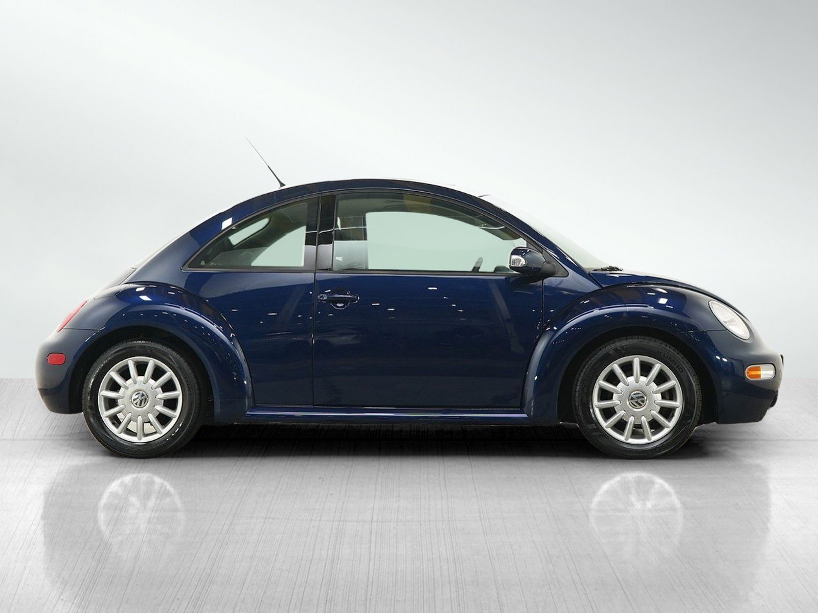 Used 2004 Volkswagen Beetle GLS FWD image 6