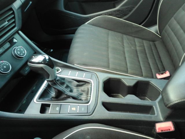 Used 2023 Volkswagen Jetta Sport image 32