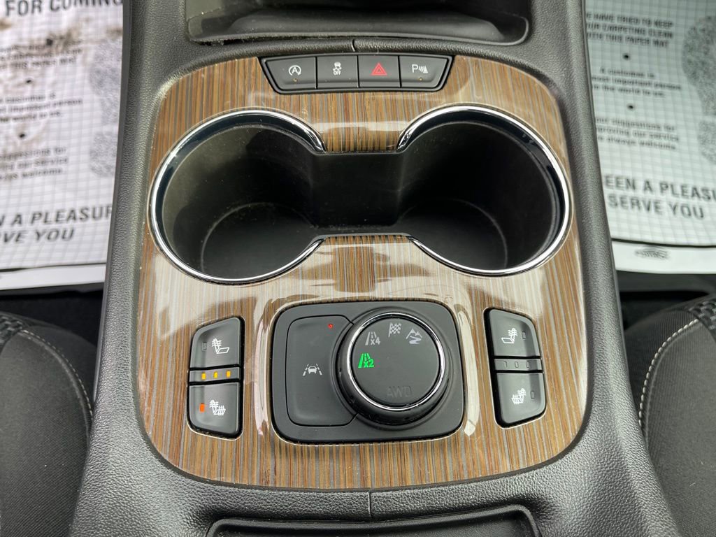 Used 2023 GMC Acadia SLE w/ Driver Convenience Package image 26