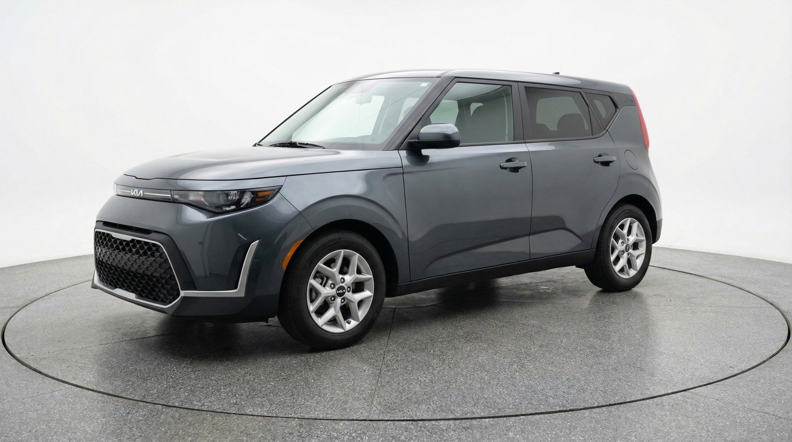 Used 2025 Kia Soul LX w/ LX Technology Package image 3