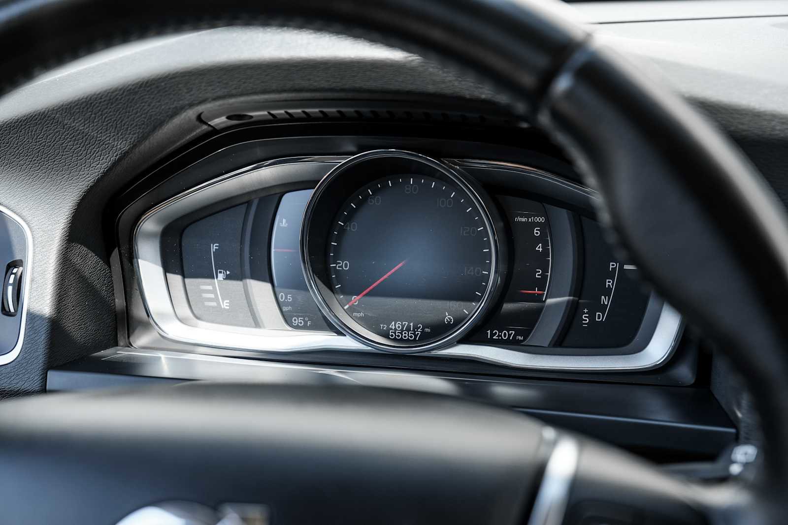 Used 2017 Volvo V60 T5 Premier w/ Convenience Package image 18