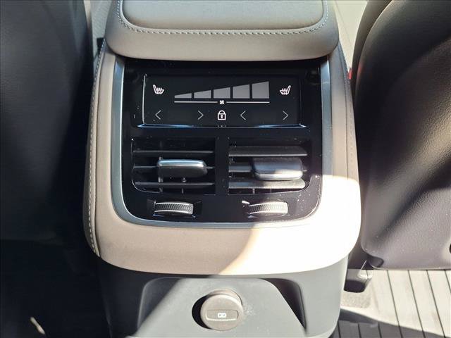 Used 2026 Volvo XC90 T8 Plus w/ Protection Package Premier AWD/4WD image 17
