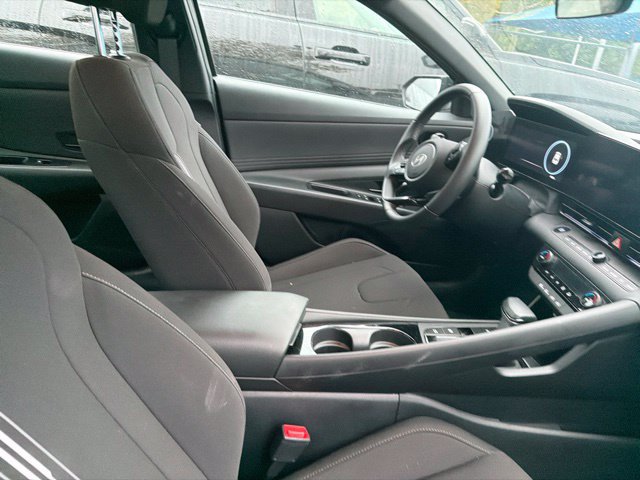 Certified 2025 Hyundai Elantra SEL FWD image 14