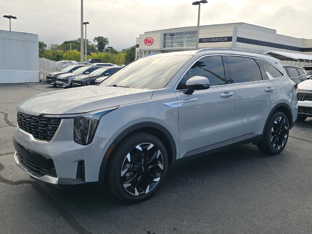 Certified 2025 Kia Sorento EX FWD image 7