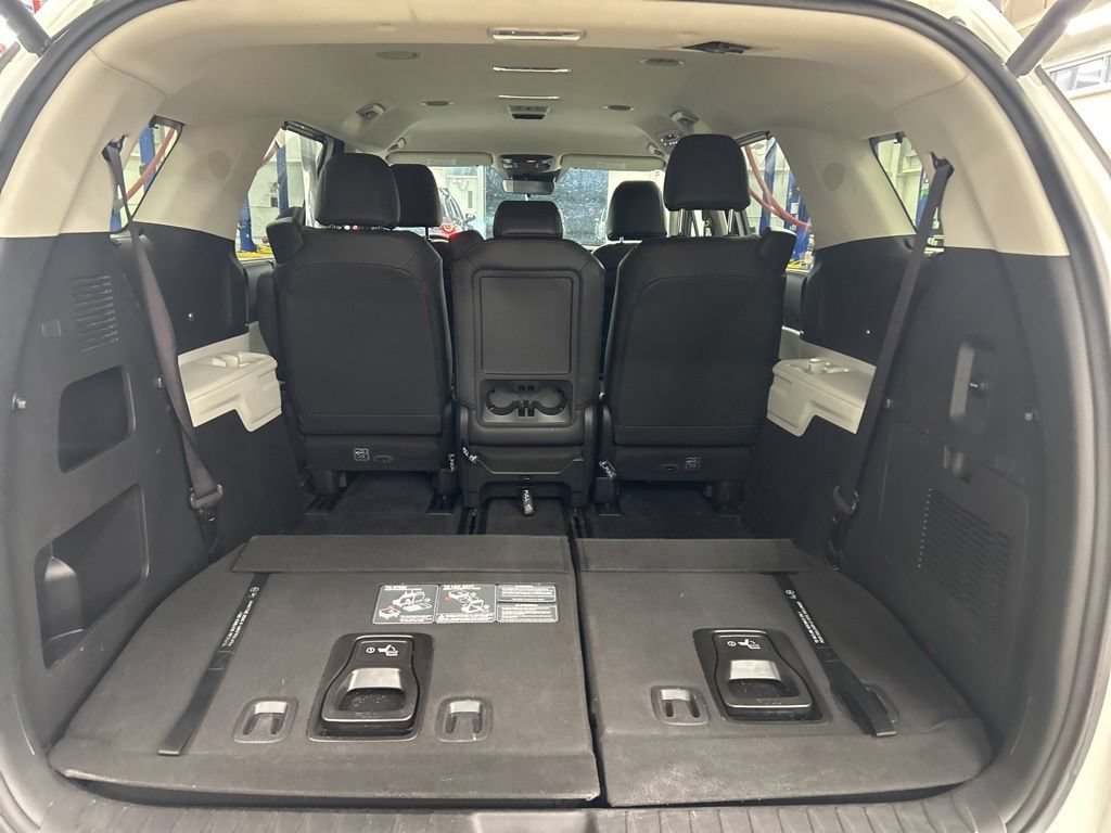 Certified 2023 Kia Carnival EX FWD image 23