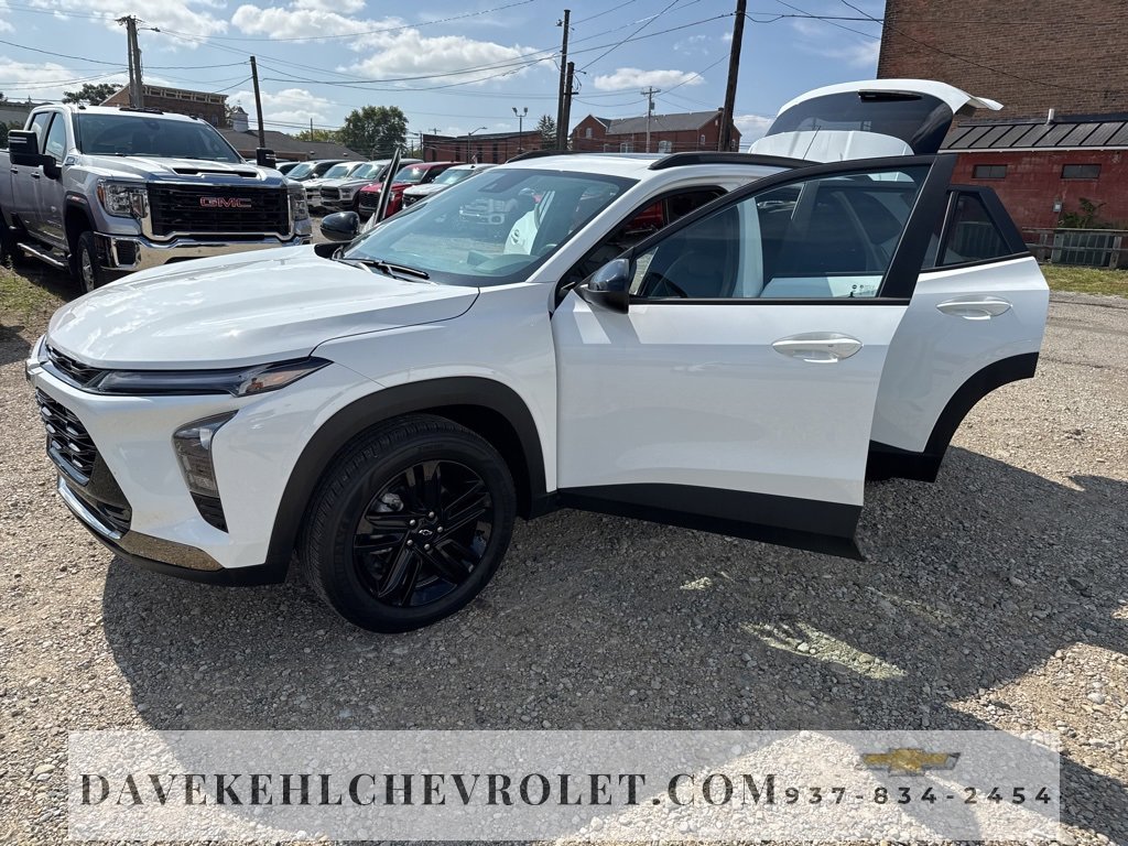 Used 2025 Chevrolet Trax ACTIV w/ Sunroof Package image 26