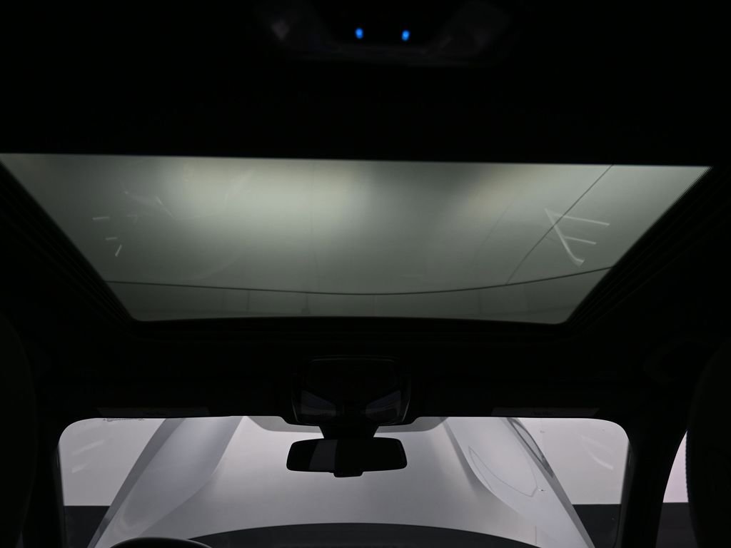 Used 2025 BMW 330i xDrive Sedan image 15