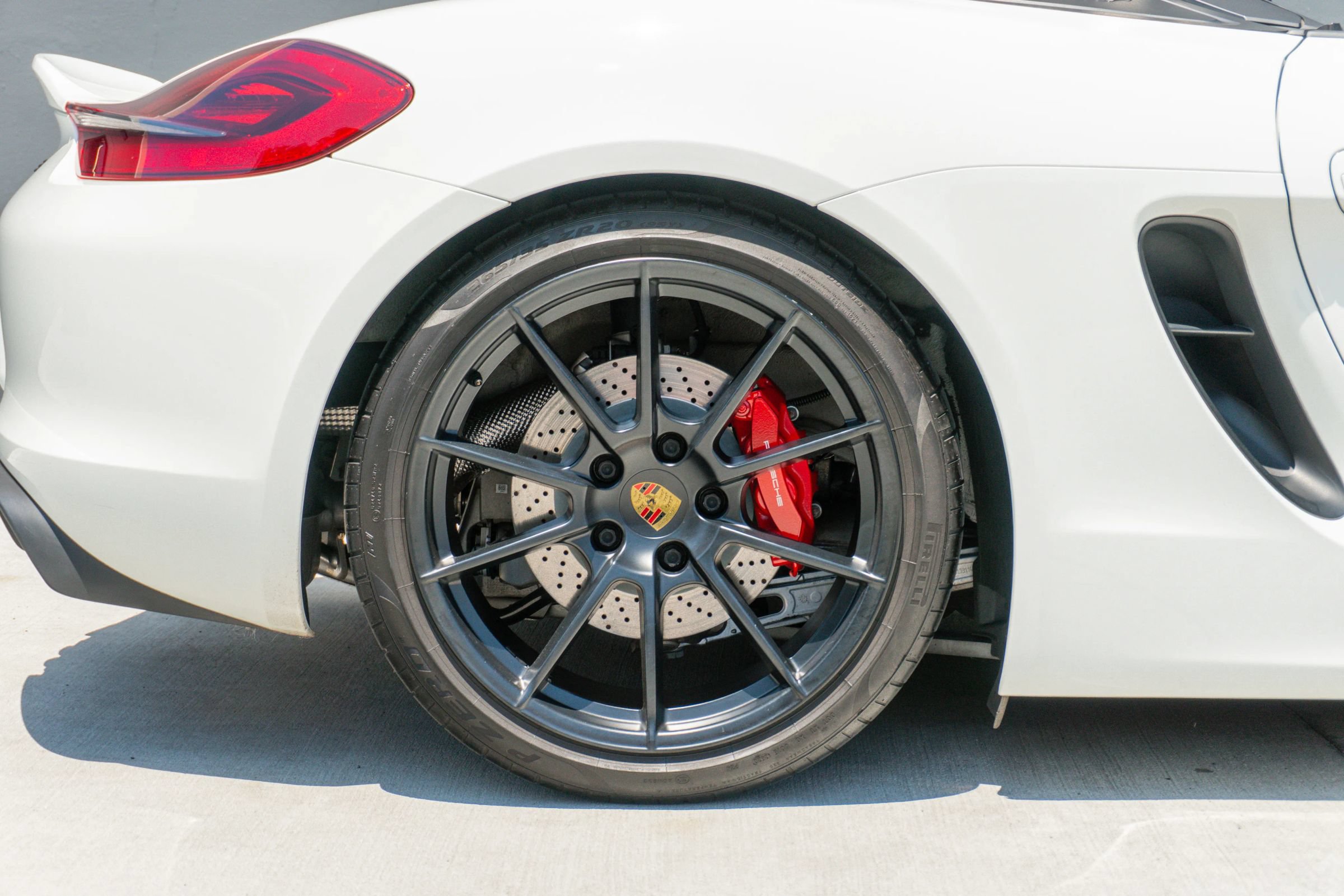 Used 2016 Porsche Boxster Spyder RWD image 37
