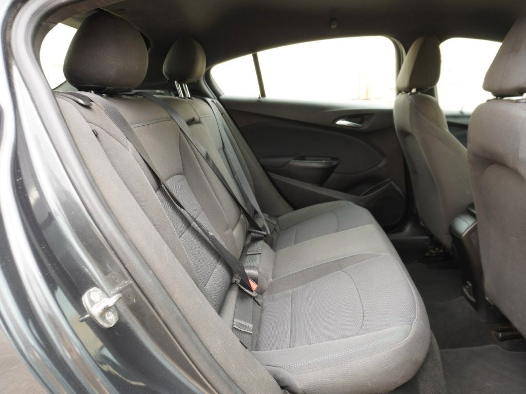 Used 2019 Chevrolet Cruze LT w/ Convenience Package image 7