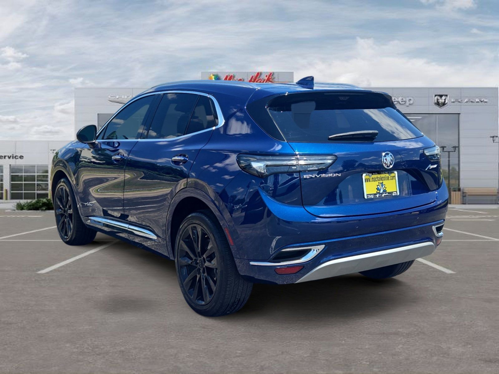 Used 2023 Buick Envision Avenir FWD image 3