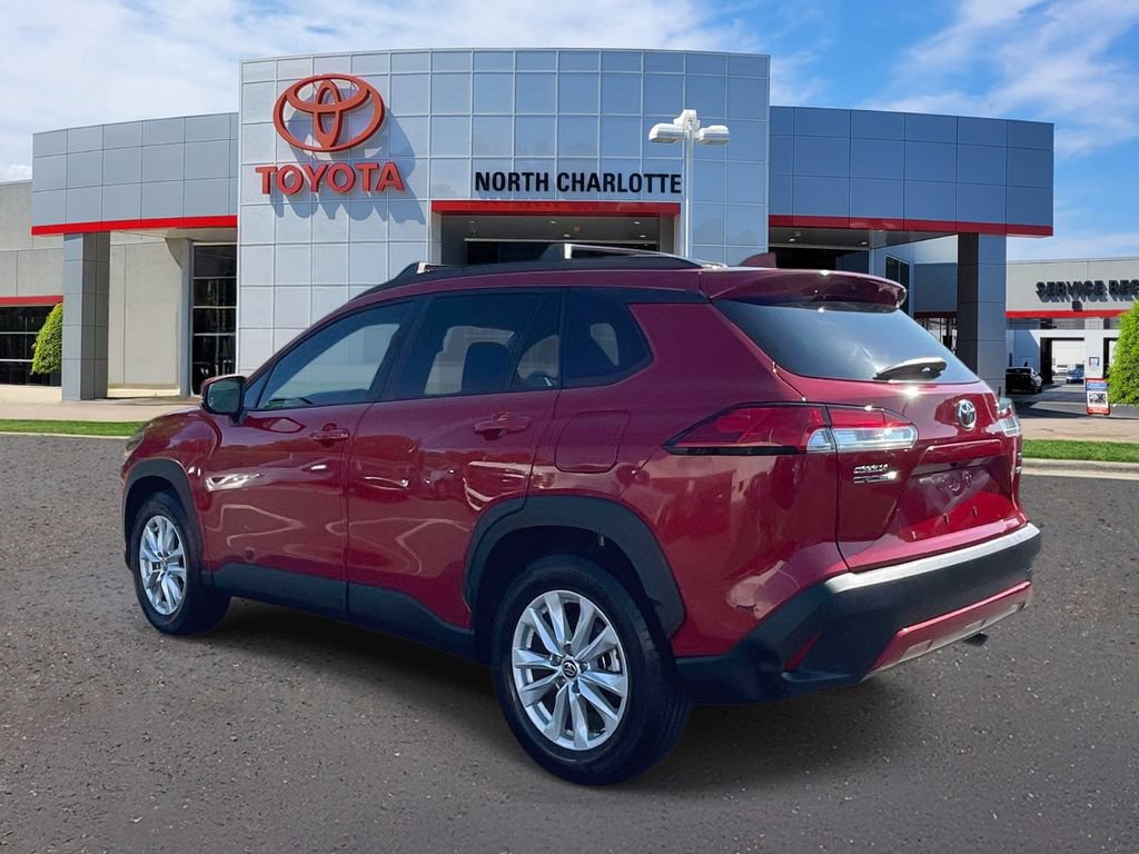 Used 2022 Toyota Corolla Cross LE AWD/4WD image 6