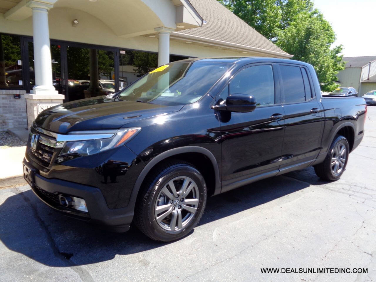 Used 2017 Honda Ridgeline Sport image 1