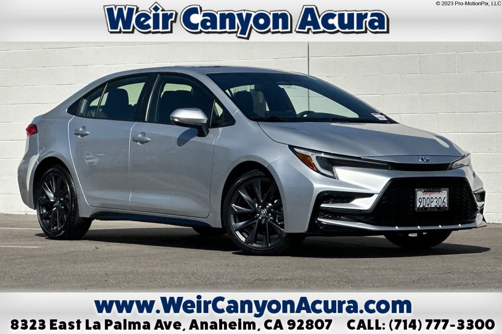 Used 2023 Toyota Corolla SE w/ SE Package image 1