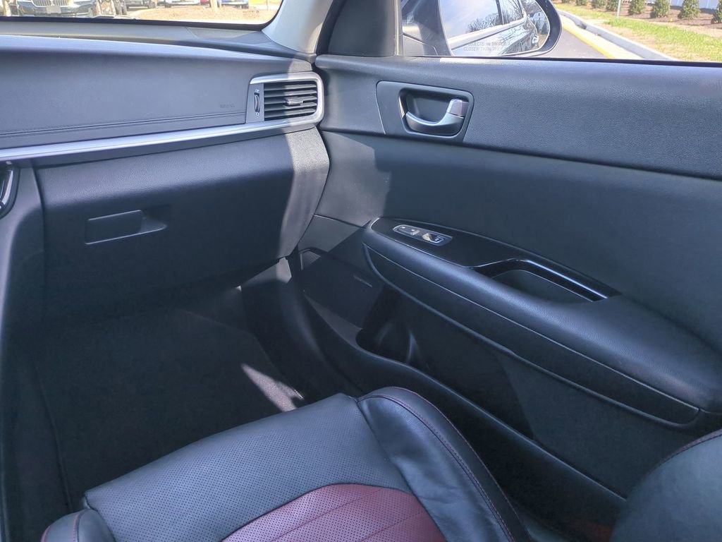 Used 2020 Kia Optima SX image 16