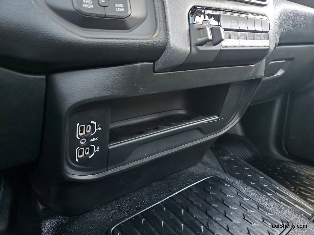 New 2026 RAM 5500 Tradesman w/ Chrome Appearance Group AWD/4WD image 31