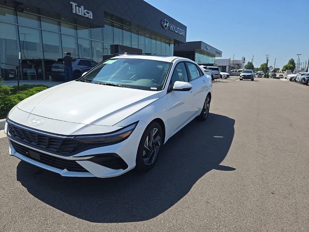 New 2025 Hyundai Elantra Limited image 1