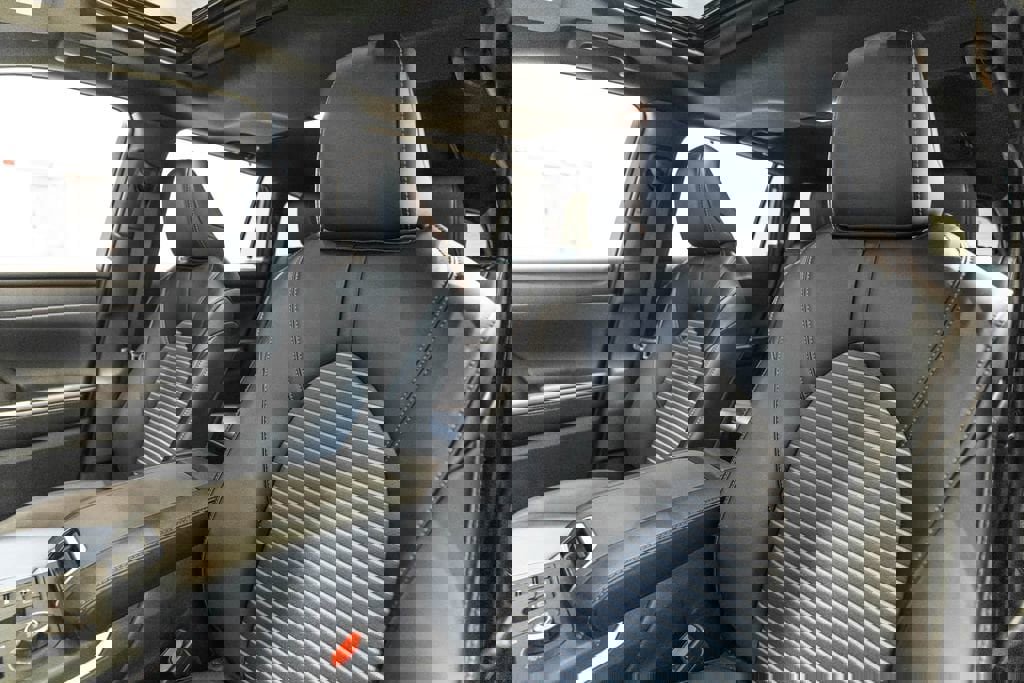 Certified 2025 Toyota Highlander XSE image 4