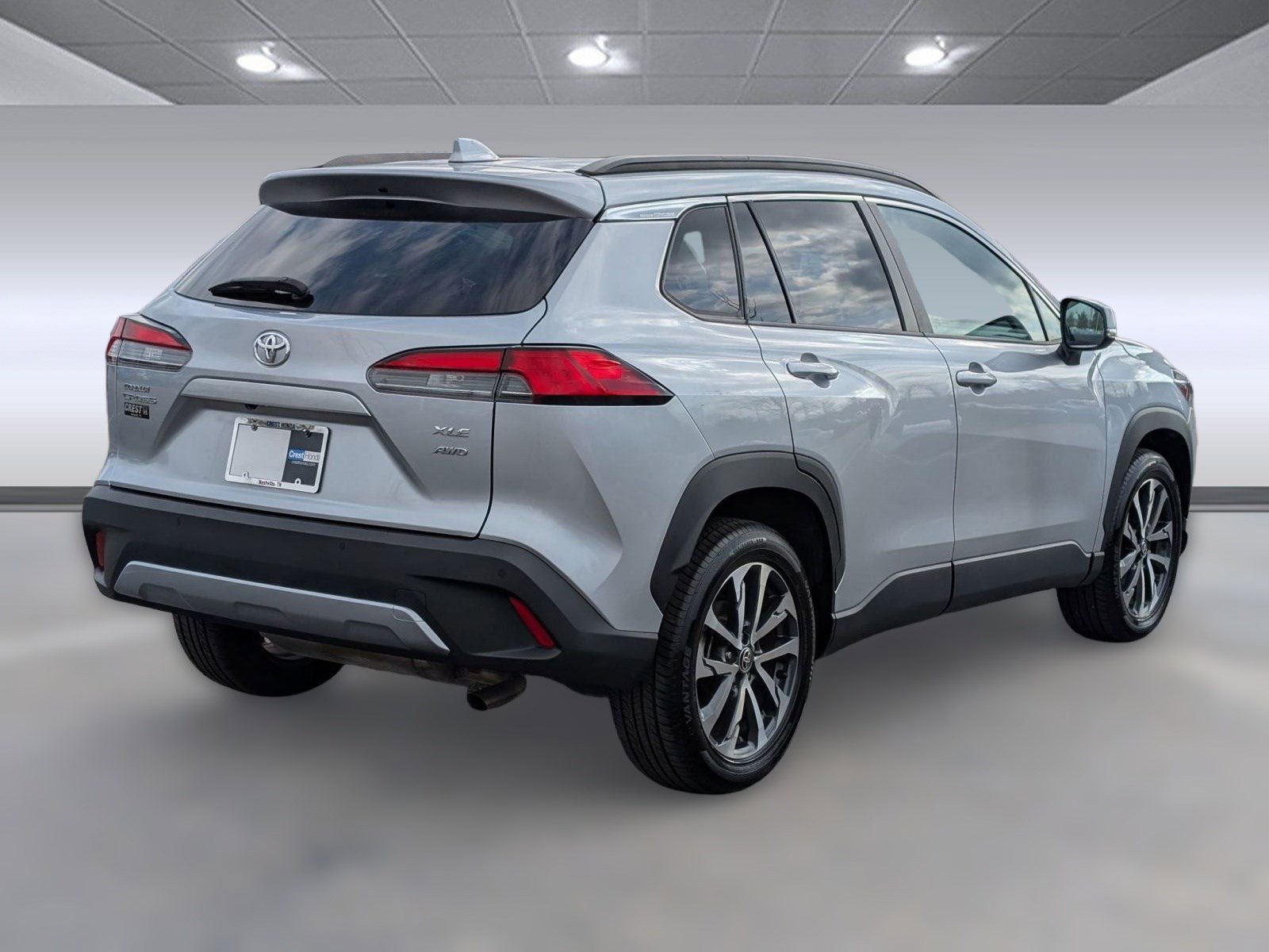 Used 2022 Toyota Corolla Cross XLE image 9