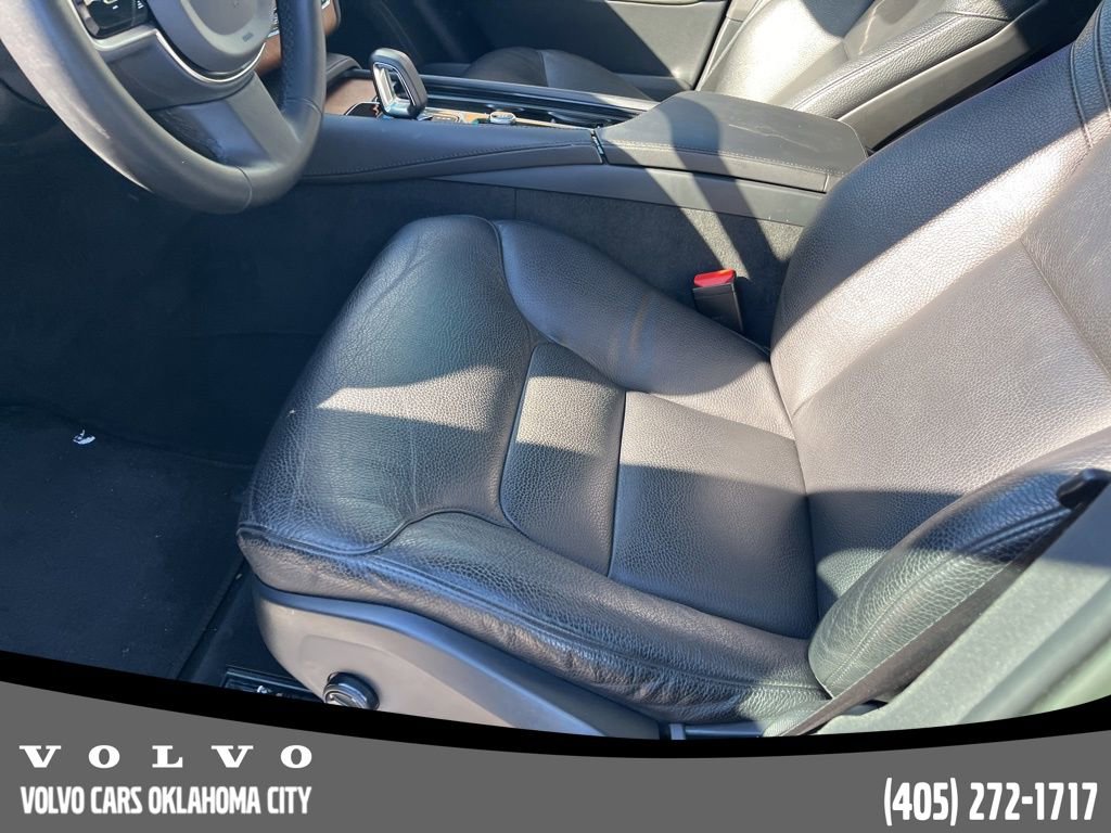 Certified 2023 Volvo XC90 B6 Plus image 9