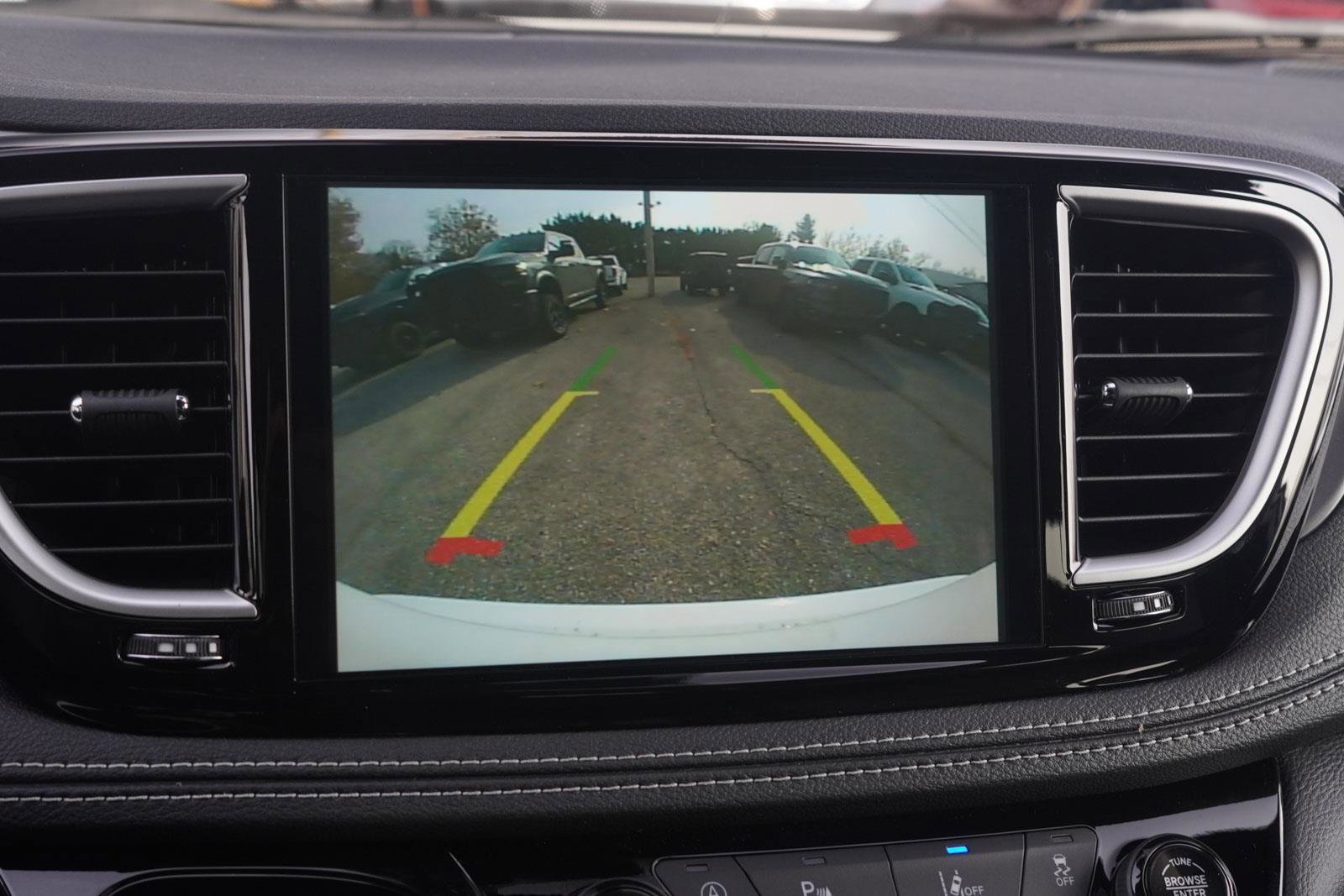 New 2026 Chrysler Pacifica Select image 17